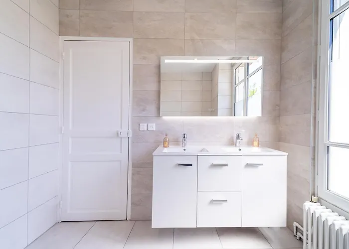 Villa La Belle Adresse Chic, Calme&spacieuse Versailles